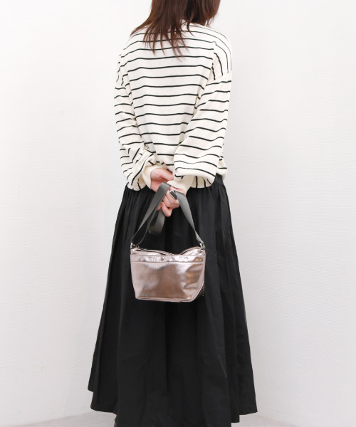 cache cache(カシュ カシュ)の「カシュカシュ cachecache / メタリック舟型ショルダー(ショルダーバッグ・レディース・シルバー/シルバー系その他/ゴールド・FREE)」の21枚目の写真