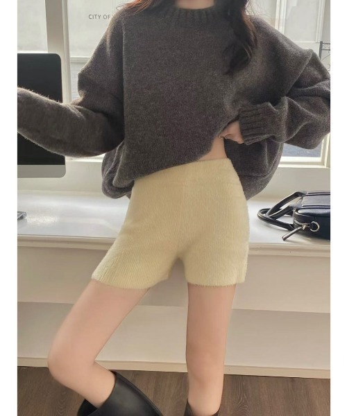 LADY LIKE(レディライク)の「ふんわりシャギーニットショートパンツ(その他パンツ・レディース・ブラック/ライトベージュ/ホワイト・M)」の8枚目の写真
