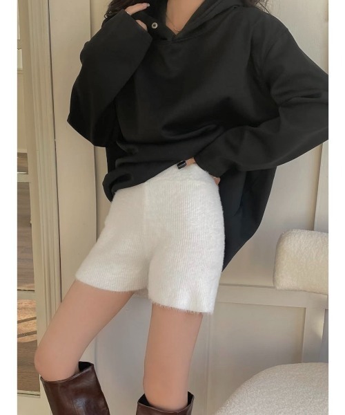 LADY LIKE(レディライク)の「ふんわりシャギーニットショートパンツ(その他パンツ・レディース・ブラック/ライトベージュ/ホワイト・M)」の16枚目の写真