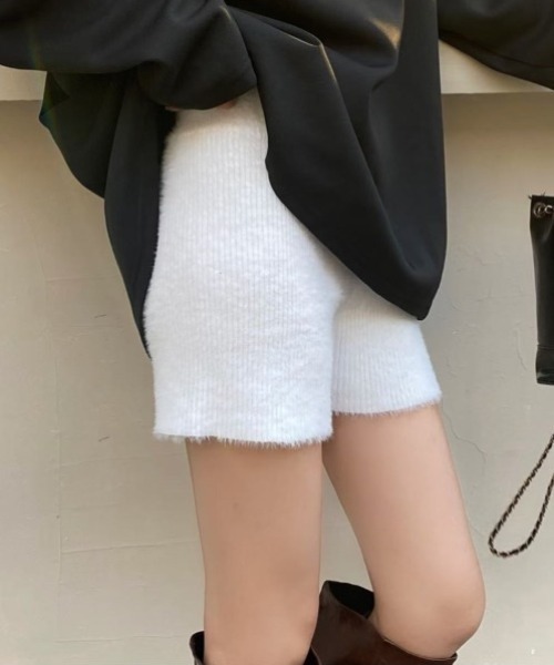 LADY LIKE(レディライク)の「ふんわりシャギーニットショートパンツ(その他パンツ・レディース・ブラック/ライトベージュ/ホワイト・M)」の19枚目の写真