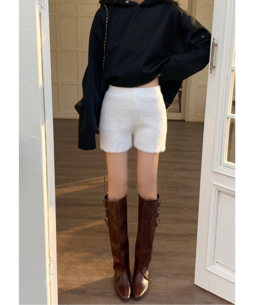 LADY LIKE(レディライク)の「ふんわりシャギーニットショートパンツ(その他パンツ・レディース・ブラック/ライトベージュ/ホワイト・M)」の18枚目の写真