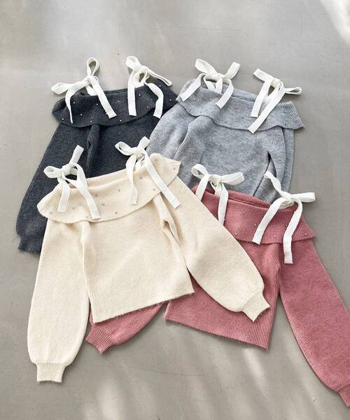 MAJESTIC LEGON（マジェスティックレゴン）の「ビジューオフショルニット（ニット/セーター・レディース・グレー/チャコールグレー/アイボリー/ピンク・MEDIUM）」の2枚目の写真