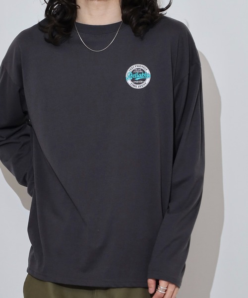 FUNALIVE(ファンアライブ)の「ワイドシルエット ワンポイント刺繍ロングスリーブTシャツ(Tシャツ/カットソー・メンズ・ネイビー/ブラック/オフホワイト/ミント/ホワイト系その他/ブルー系その他/ホワイト/グレイッシュベージュ/ブラック系その他2/スミクロ/ダークグリーン系/ブルー系その他2・L/M/LL)」の6枚目の写真