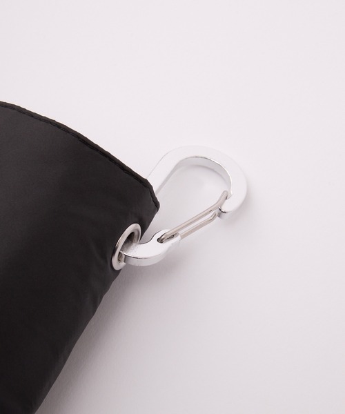 nifty colors(ニフティーカラーズ)の「【nifty colors】Shading folding umbrella 55cm with carabiner / ニフティカラーズ 遮光 カラビナ付 折り畳み傘55cm / 晴雨兼用(折りたたみ傘・レディース・サックスブルー/ブラック/ネイビー・FREE)」の12枚目の写真