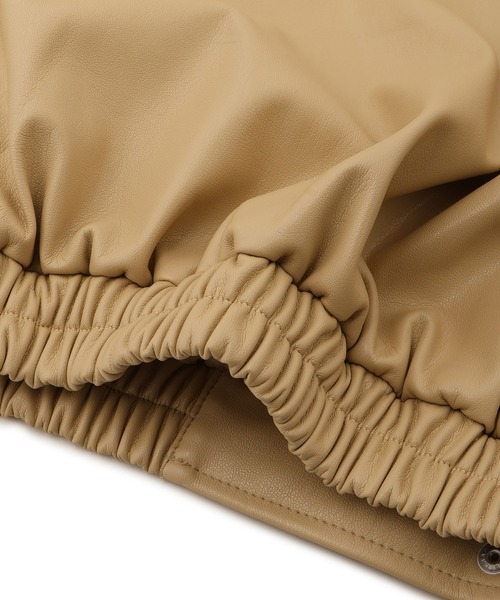 ADAM ET ROPE'（アダムエロペ）の「シンセティックレザーブルゾン（ブルゾン・レディース・ブラック/ベージュ系その他・FREE）」の22枚目の写真