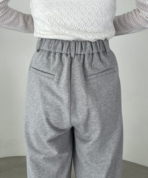 CAPRICIEUX LE'MAGE(カプリシューレマージュ)の「【yao企画】【高身長サイズあり】タックスウェットパンツ(その他パンツ・レディース・ホワイト系その他/グレー・38/TM/36)」の4枚目の写真