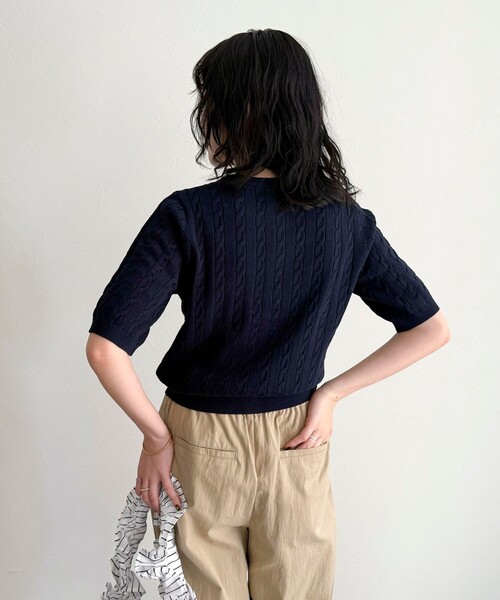 fredy emue（フレディエミュ）の「FR刺繍ケーブル柄半袖カーディガン（カーディガン/ボレロ・レディース・ネイビー/イエロー/ブルー/オフホワイト/ベージュ/ブラウン/レッド・38）」の8枚目の写真