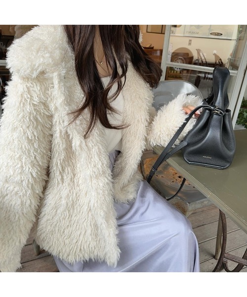 Ogue.（オグ）の「[ Ogue. ] fluffy fur like coat （フラッフィーファーライクコート）（その他アウター・レディース・アイボリー/ブラック・FREE）」の8枚目の写真
