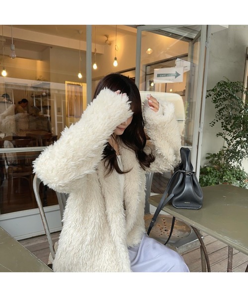 Ogue.（オグ）の「[ Ogue. ] fluffy fur like coat （フラッフィーファーライクコート）（その他アウター・レディース・アイボリー/ブラック・FREE）」の16枚目の写真