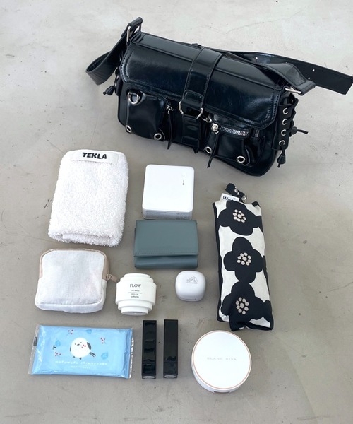 mysty woman（ミスティウーマン）の「アウトポケットレースアップバッグ 453137（ショルダーバッグ・レディース・ブラック/ブラウン・FREE）」の20枚目の写真