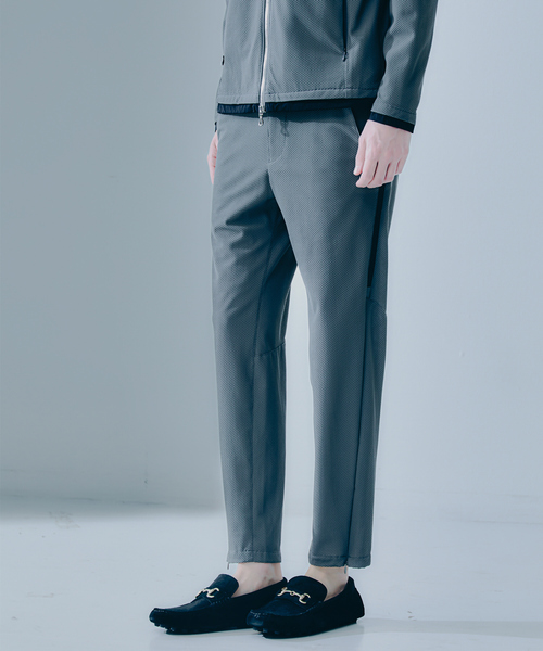 DESIGNWORKS（デザインワークス）の「【セットアップ対応】ナイロン トリコットメッシュ アクティブパンツ / ウォッシャブル / ストレッチ（スラックス・メンズ・ストライプ/ブラック/グレー・46/48/50）」の3枚目の写真