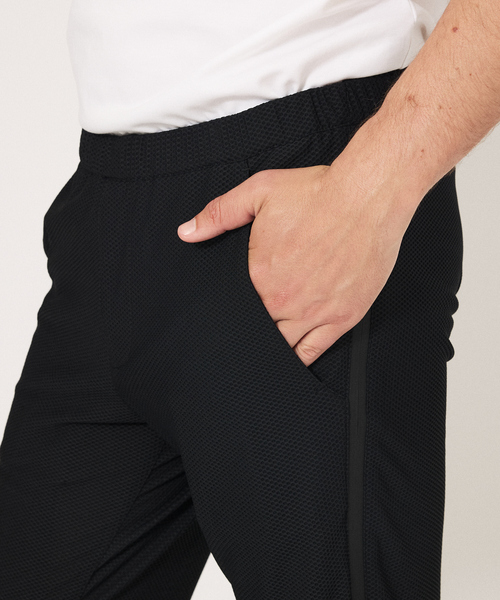 DESIGNWORKS（デザインワークス）の「【セットアップ対応】ナイロン トリコットメッシュ アクティブパンツ / ウォッシャブル / ストレッチ（スラックス・メンズ・ストライプ/ブラック/グレー・46/48/50）」の8枚目の写真