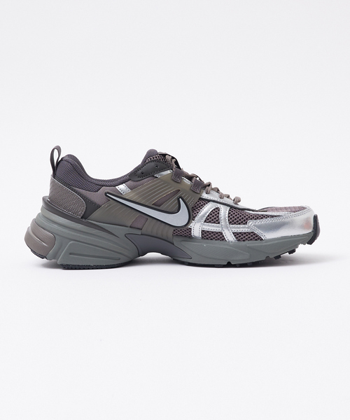 NIKE(ナイキ)の「【NIKE / ナイキ】V2K RUN / スニーカー(スニーカー・メンズ・ブラック・28/27/26)」の6枚目の写真