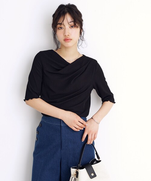 THE SHOP TK （ザ ショップ ティーケー ）の「ドレープカットソー【洗濯機OK/シワになりにくい】（シャツ/ブラウス・レディース・ライトグリーン/オフホワイト/パープル/ブラック・12/13）」の3枚目の写真