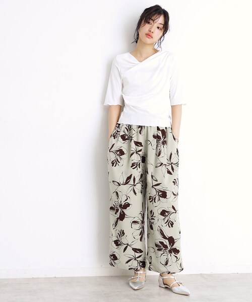 THE SHOP TK （ザ ショップ ティーケー ）の「ドレープカットソー【洗濯機OK/シワになりにくい】（シャツ/ブラウス・レディース・ライトグリーン/オフホワイト/パープル/ブラック・12/13）」の9枚目の写真