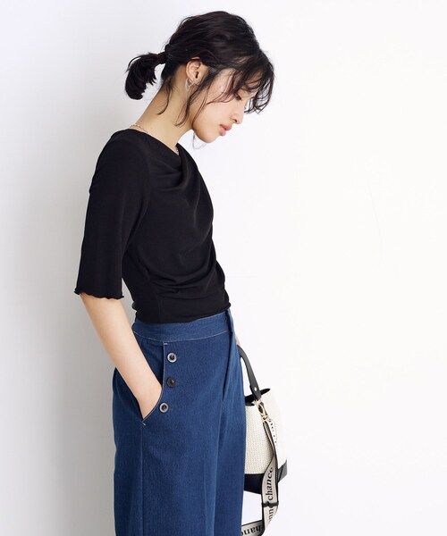 THE SHOP TK （ザ ショップ ティーケー ）の「ドレープカットソー【洗濯機OK/シワになりにくい】（シャツ/ブラウス・レディース・ライトグリーン/オフホワイト/パープル/ブラック・12/13）」の11枚目の写真