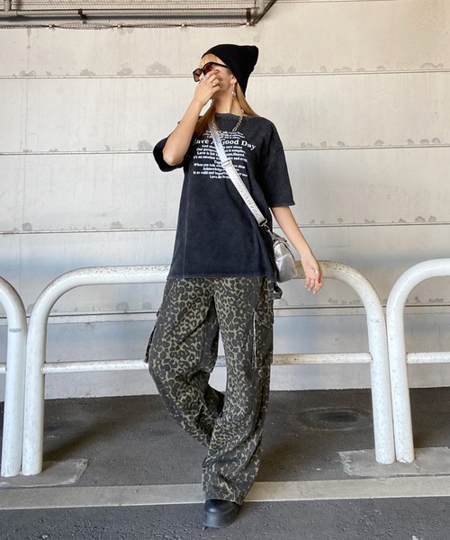 non-hedge(ノンヘッジ)の「ブリーチ加工ロゴTシャツ(Tシャツ/カットソー・レディース・ブラック×ホワイト/ブラック×ブラック/グレー/ブラック/ブラック×レッド・FREE)」の22枚目の写真