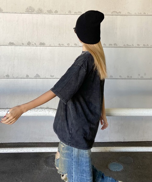 non-hedge(ノンヘッジ)の「ブリーチ加工ロゴTシャツ(Tシャツ/カットソー・レディース・ブラック×ホワイト/ブラック×ブラック/グレー/ブラック/ブラック×レッド・FREE)」の8枚目の写真