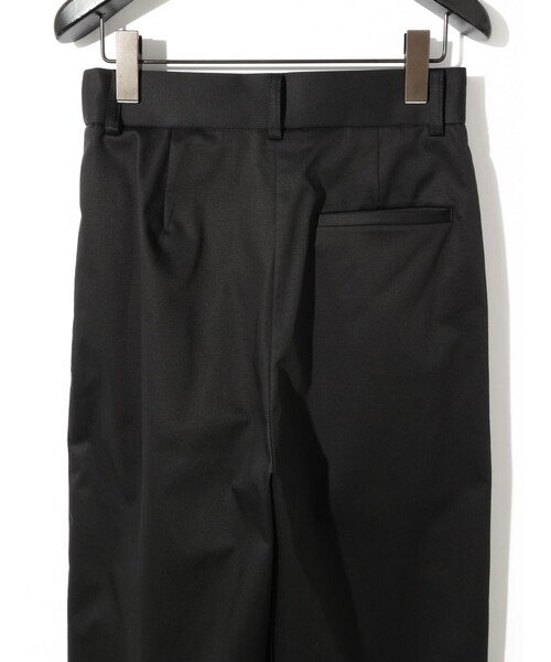 MIDIUMISOLID(ミディウミソリッド)の「MIDIUMISOLID for Ladies クロップドワイドパンツ(その他パンツ・レディース・ブラック/オフホワイト・36/38)」の22枚目の写真