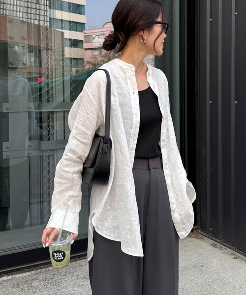 fredy emue（フレディエミュ）の「LINEN100バンドカラーシャツ（シャツ/ブラウス・レディース・ネイビー/イエロー系その他/ベビーピンク/ブルー系その他/オフホワイト・38）」の8枚目の写真