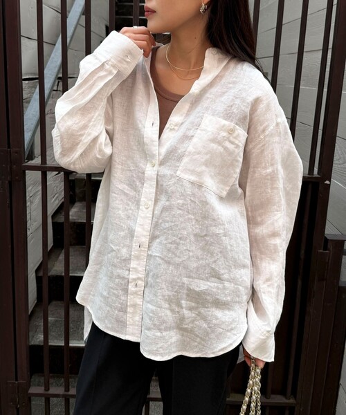 fredy emue（フレディエミュ）の「LINEN100バンドカラーシャツ（シャツ/ブラウス・レディース・ネイビー/イエロー系その他/ベビーピンク/ブルー系その他/オフホワイト・38）」の11枚目の写真