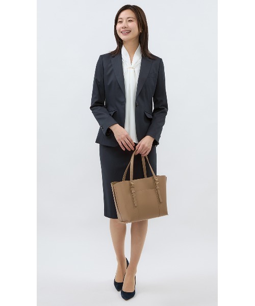 AOYAMA(アオヤマ)の「【美シルエット】美しい発色やつや感が◎タイトスカート/ネイビー/紺/無地|オフィス&通勤&入卒&オケージョン|セットアップ着用可(スカート・レディース・ネイビー・5号/7号/9号/11号/13号/15号/17号)」の6枚目の写真