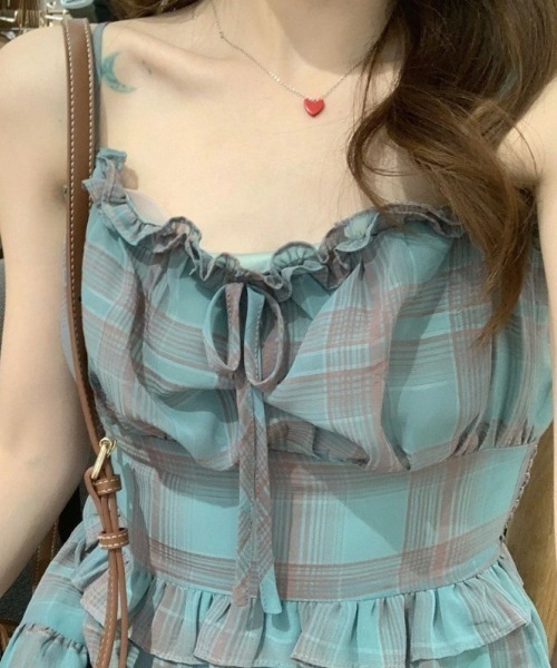 Mejoul(メジュール)の「チェックフリルキャミワンピース(ワンピース・レディース・ブルー/ブラック・M/S)」の4枚目の写真