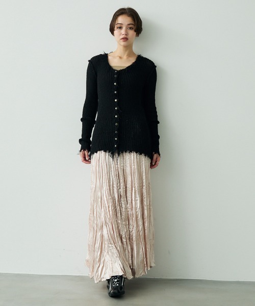 Clum(クルム)の「Fringe design pearl button knit cardigan / フリンジ変形デザインパールボタンニットカーデ(カーディガン/ボレロ・レディース・ホワイト/ブラック・FREE)」の10枚目の写真