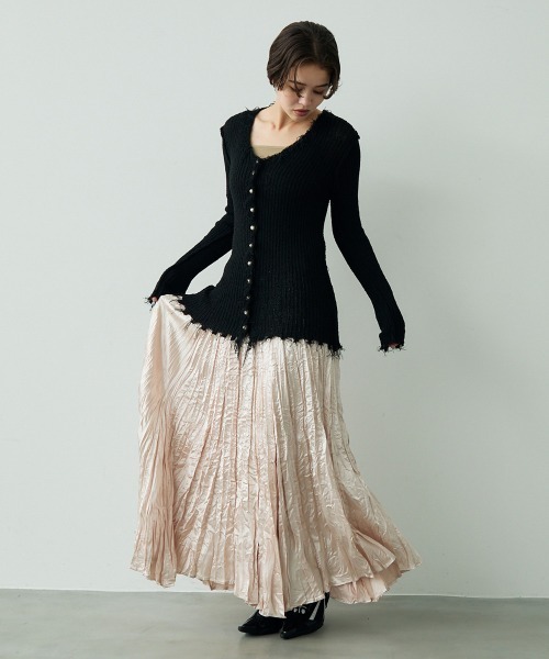 Clum(クルム)の「Fringe design pearl button knit cardigan / フリンジ変形デザインパールボタンニットカーデ(カーディガン/ボレロ・レディース・ホワイト/ブラック・FREE)」の7枚目の写真