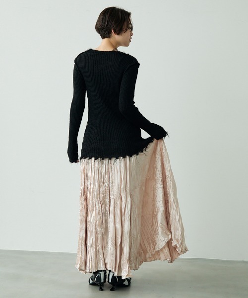 Clum(クルム)の「Fringe design pearl button knit cardigan / フリンジ変形デザインパールボタンニットカーデ(カーディガン/ボレロ・レディース・ホワイト/ブラック・FREE)」の3枚目の写真