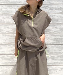 Q | アノラックフーディードロストプルオーバー(パーカー)