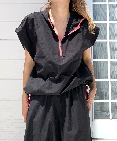 Q（キュー）の「アノラックフーディードロストプルオーバー（パーカー・レディース・ブラック/オリーブ・MEDIUM）」の9枚目の写真