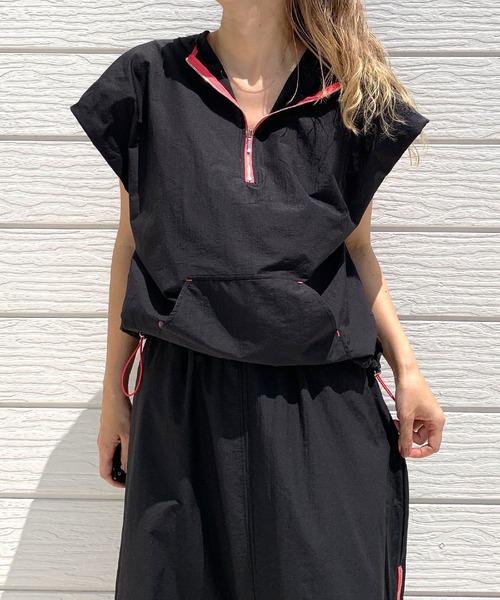 Q（キュー）の「アノラックフーディードロストプルオーバー（パーカー・レディース・ブラック/オリーブ・MEDIUM）」の10枚目の写真