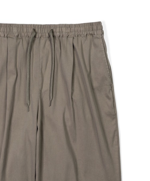 The DUFFER of ST.GEORGE(ザダファーオブセントジョージ)の「「GUM STRETCH LINEN」EASY BAGGY PANTS:超伸縮 麻混「ガムストレッチ」製品染め イージーバギーパンツ(その他パンツ・メンズ・グレイッシュベージュ/キナリ/スミクロ・SMALL/MEDIUM/LARGE/X-LARGE)」の17枚目の写真