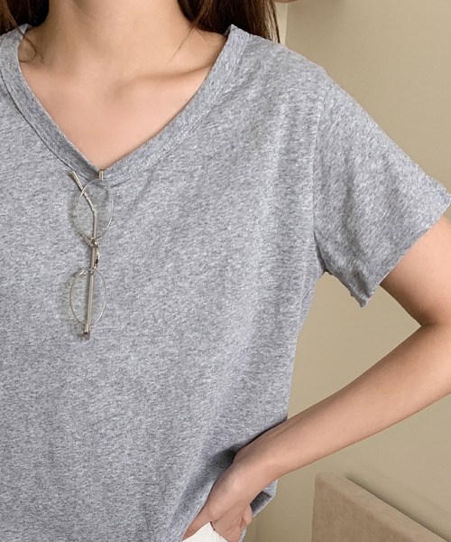 LOWO(ロワ)の「綿混シンプル無地Tシャツ カットソー(Tシャツ/カットソー・レディース・ボルドー/モカ/カーキ/ネイビー/グレー/ホワイト/ブラック/ベージュ/パープル・L/M)」の3枚目の写真