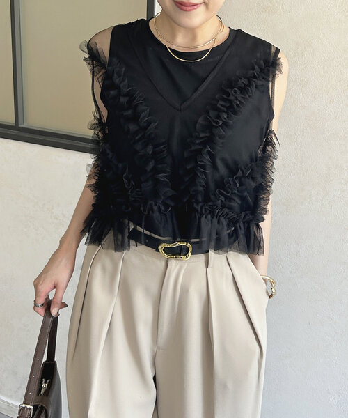 Thevon（ゼボン）の「チュールフリルベスト×ノースリセットプルオーバー（Tシャツ/カットソー・レディース・グレイッシュベージュ/ブラック/オフホワイト・FREE）」の12枚目の写真