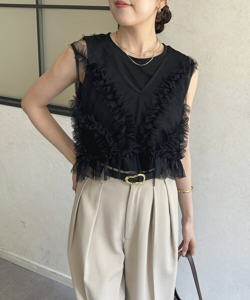 Thevon（ゼボン）の「チュールフリルベスト×ノースリセットプルオーバー（Tシャツ/カットソー・レディース・グレイッシュベージュ/ブラック/オフホワイト・FREE）」の16枚目の写真