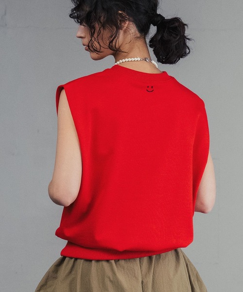 ELFRANK(エルフランク)の「ワンポイント刺繍 ノースリーブ スウェット トップス プルオーバー(Tシャツ/カットソー・レディース・グリーン/レッド/オフホワイト/グレー・FREE)」の12枚目の写真