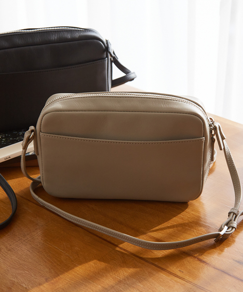 collex(コレックス)の「マルチミニショルダーバッグ(ショルダーバッグ・レディース・グレイッシュベージュ/ブラック・フリー)」の1枚目の写真