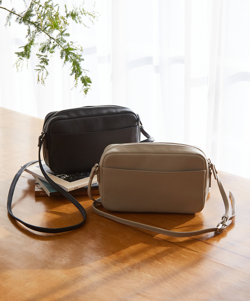 collex(コレックス)の「マルチミニショルダーバッグ(ショルダーバッグ・レディース・グレイッシュベージュ/ブラック・フリー)」の3枚目の写真