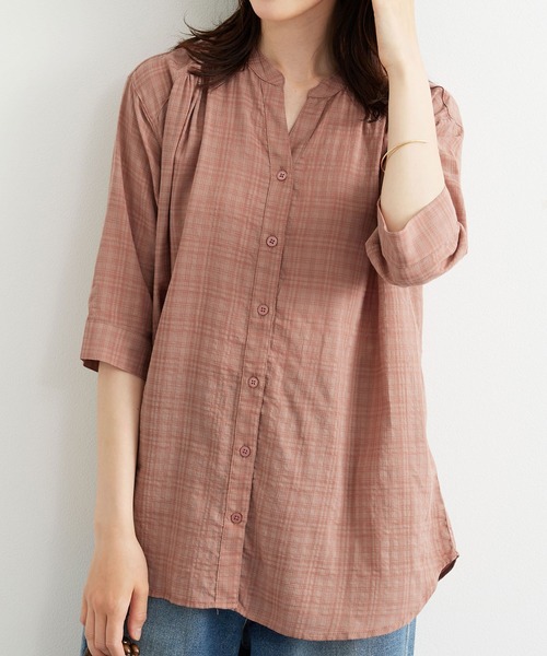 BELLUNA PLUS(ベルーナ)の「ふんわりシャドーチェック素材シャツ(シャツ/ブラウス・レディース・ネイビー/グリーン/ピンクベージュ・MEDIUM/LARGE/X-LARGE)」の3枚目の写真