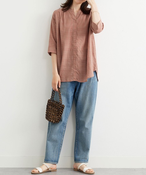 BELLUNA PLUS(ベルーナ)の「ふんわりシャドーチェック素材シャツ(シャツ/ブラウス・レディース・ネイビー/グリーン/ピンクベージュ・MEDIUM/LARGE/X-LARGE)」の5枚目の写真