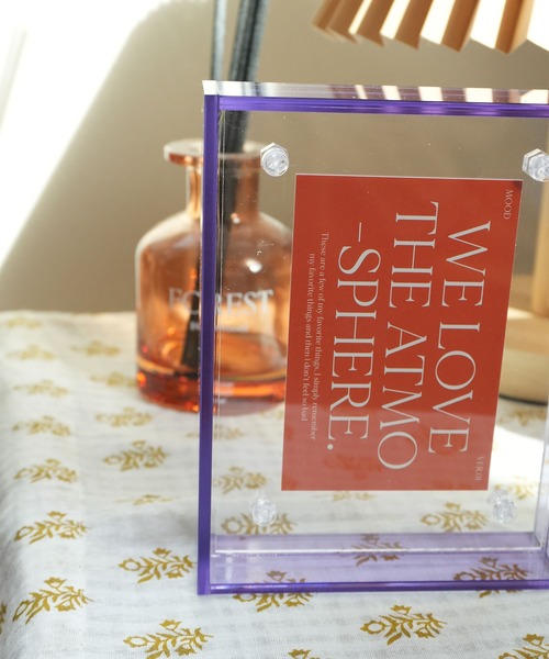 ammy.（エイミードット）の「【 ammy. / エイミードット 】 透明 カラーアクリル フォトスタンド（フォトフレーム・レディース・オレンジ/パープル/ライトピンク/グリーン/ライトグリーン/フューシャピンク/クリア/マルチ/ピンク/レッド/イエロー/ダークブルー・FREE）」の4枚目の写真