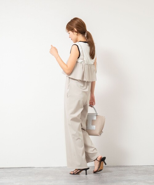 NOLLEY’S Sophi（ノーリーズソフィ）の「ウォッシャブルトリコットサロペット（サロペット/オーバーオール・レディース・グレイッシュベージュ/ブラック・38）」の4枚目の写真