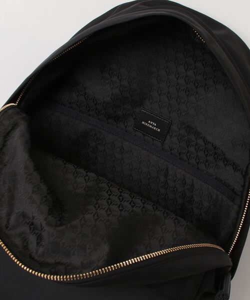 ANYA HINDMARCH(アニヤハインドマーチ)の「ANYA HINDMARCH Backpack Eyes in ECONYLR regenerated Nylon アニヤハインドマーチ バックパック(バックパック/リュック・レディース・ブラック・FREE)」の11枚目の写真