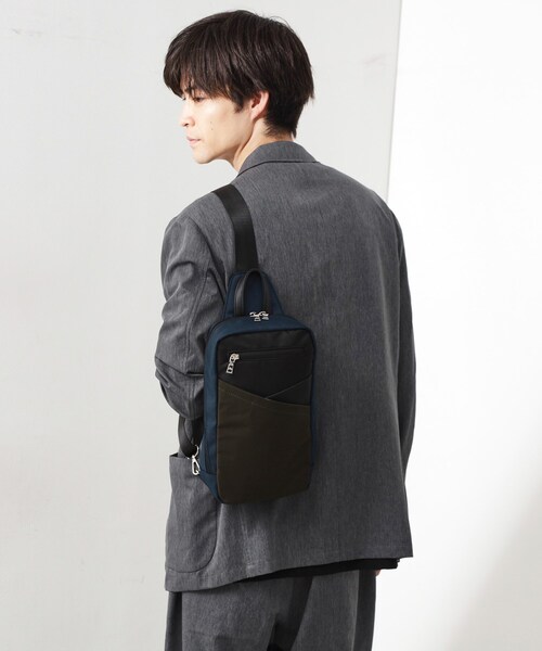 THE SHOP TK (ザ ショップ ティーケー )の「切替ボディバッグ(ボディバッグ/ウエストポーチ・メンズ・ネイビー/ブラウン系その他/ブラック・00)」の11枚目の写真