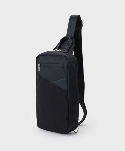 THE SHOP TK (ザ ショップ ティーケー )の「切替ボディバッグ(ボディバッグ/ウエストポーチ・メンズ・ネイビー/ブラウン系その他/ブラック・00)」の13枚目の写真