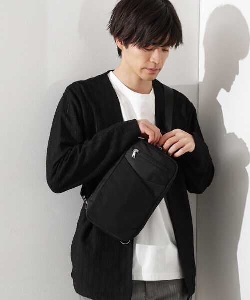 THE SHOP TK (ザ ショップ ティーケー )の「切替ボディバッグ(ボディバッグ/ウエストポーチ・メンズ・ネイビー/ブラウン系その他/ブラック・00)」の4枚目の写真