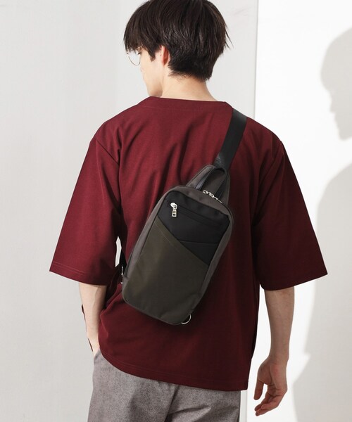 THE SHOP TK (ザ ショップ ティーケー )の「切替ボディバッグ(ボディバッグ/ウエストポーチ・メンズ・ネイビー/ブラウン系その他/ブラック・00)」の5枚目の写真
