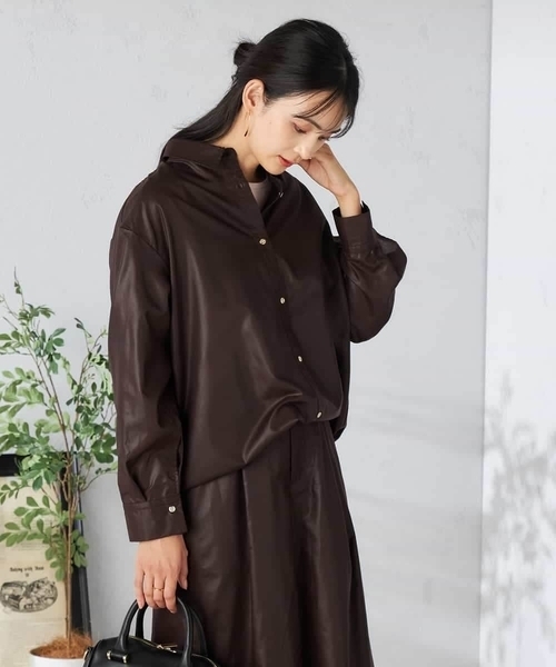 a.v.v(アーヴェヴェ)の「ドロストセミシアーシャツ(シャツ/ブラウス・レディース・チャコールグレー/ベージュ/ブラウン/グリーン・36/38/40)」の18枚目の写真